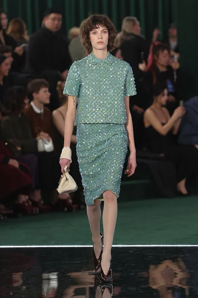 Look 57